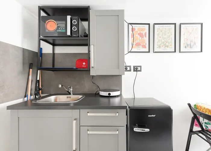 Guesthost - With Wifi & Ac- Calvairate Apartment Mailand