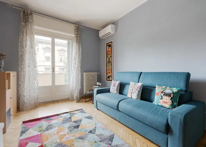 아파트 Guesthost - Unimi & Politecnico Roomy With Balcony 밀라노