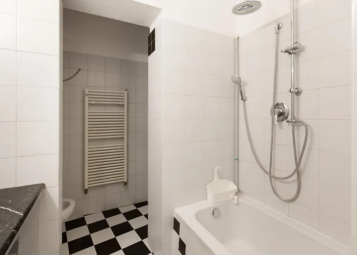 Design E Comfort Tra I Navigli E Il Duomo - Ticinese Апартаменты *