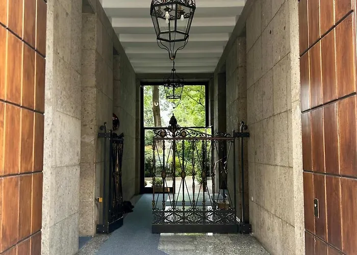 Lägenhet Il Glicine - Luxury Urban Oasis *