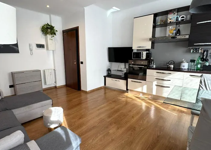 The Sunflower Милан