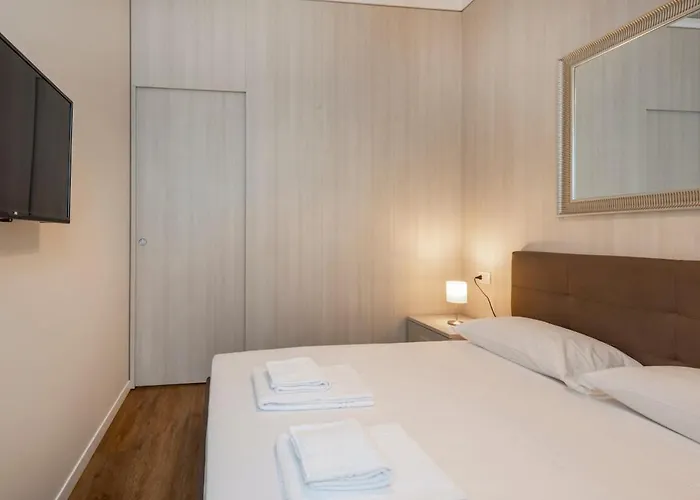 Duomo B - Quiet Two Bedrooms & Bathroom * Milánó
