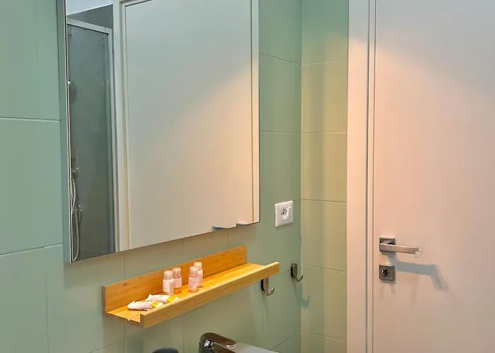 15 Minutes From The Duomo - New With Every Comfort Apartment *