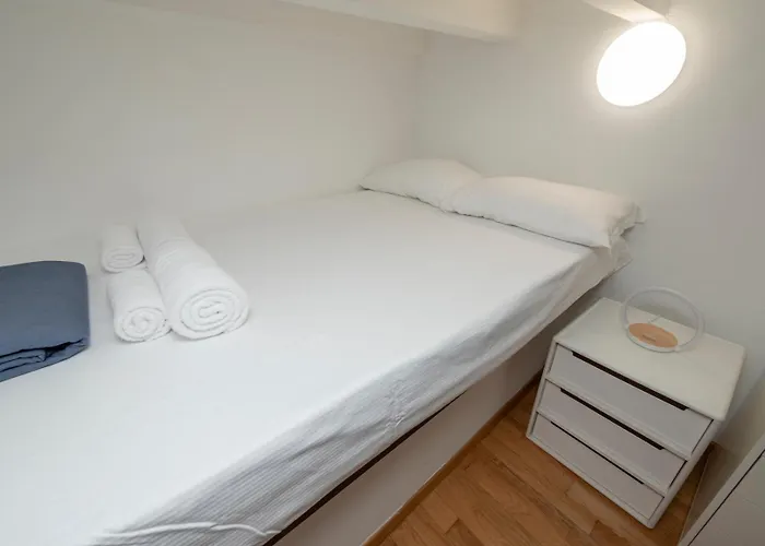 I-host - Pavia 10 *