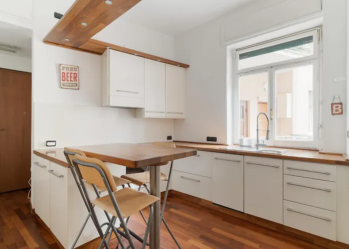 Guesthost - Sempione Bright Apartamento Milão