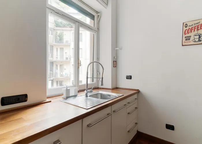 Apartamento Guesthost - Sempione Bright Milão