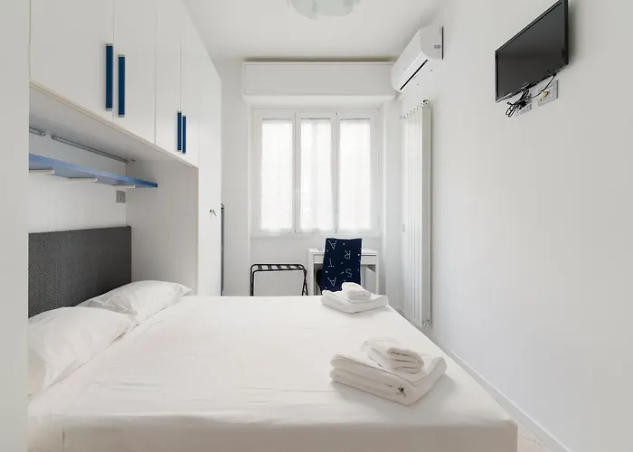 Guesthost - Bright Near Mm2 Lambrate Appartamento