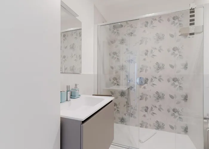 Guesthost - Cozy X4 In Navigli District * ミラノ