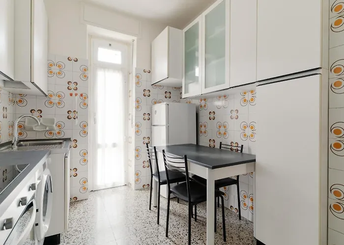 Guesthost - Citta Studi With Balcony Daire Milano