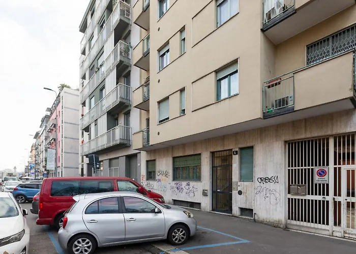 Guesthost - Unimi & Politecnico Roomy With Balcony *