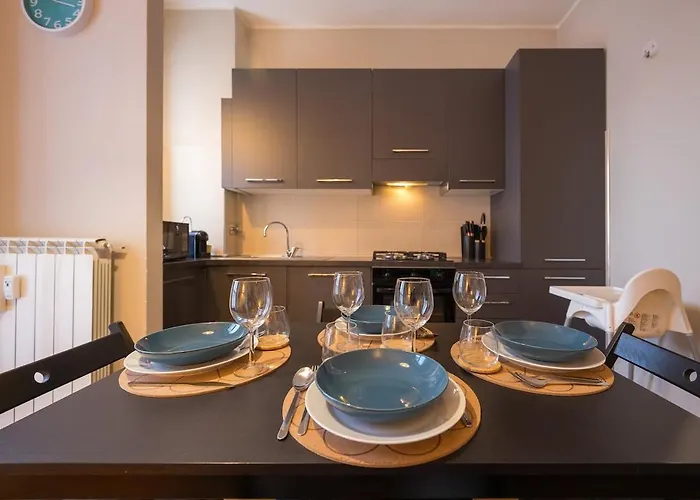 Bright & Cozy 2 Bedroom Flat 50m From M4 Stop アパート *