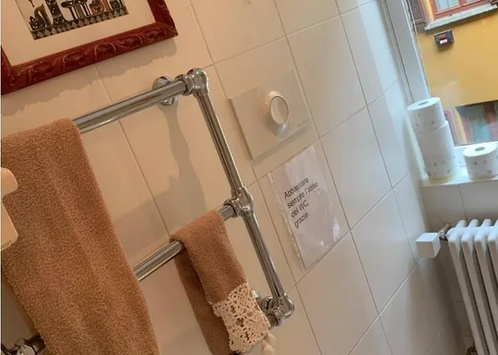Accogliente Stanza Privata Con Bagno In Zona Duomo, Milano