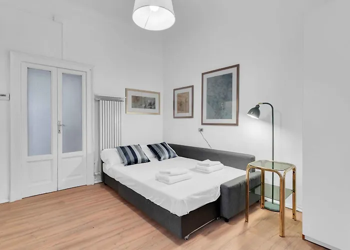 Alzaia Naviglio Grande 40 아파트 *