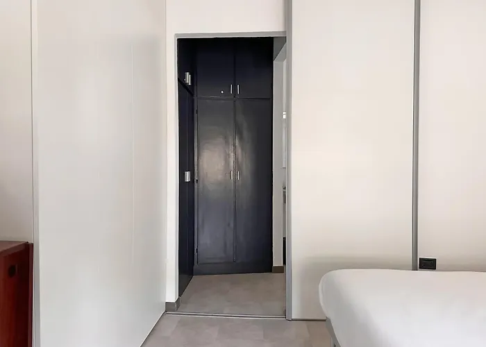 Meravigli Apartment *