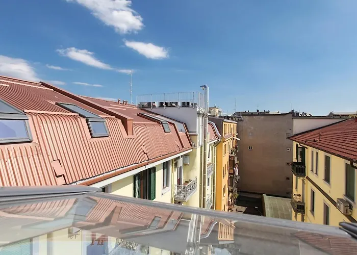 アパート Newly Renovated Bright Penthouse
