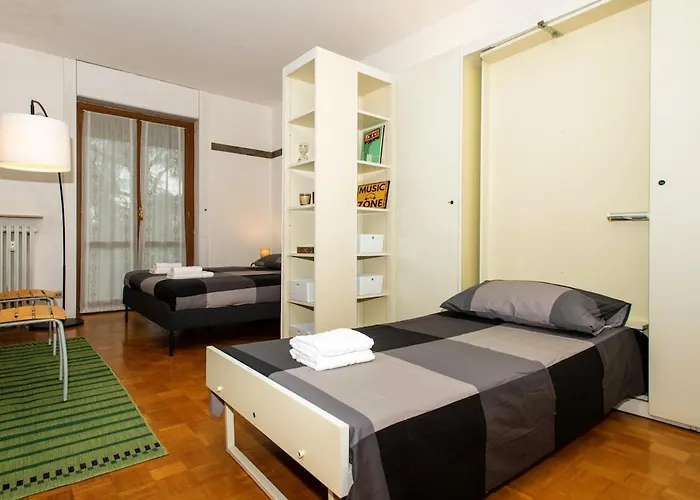 Appartement Spacious Near Bocconi Milaan