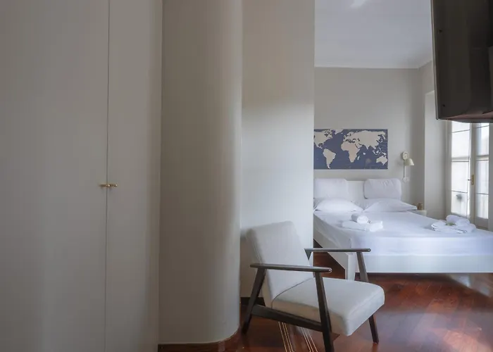 Bright & Chic 1bdr With Shared Rooftop Terrace In San Babila * ميلان