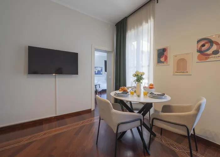 Bright & Chic 1bdr With Shared Rooftop Terrace In San Babila * ميلان