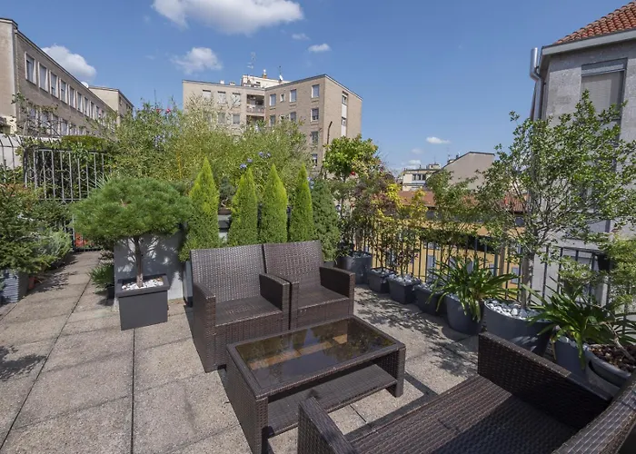 شقة Bright & Chic 1bdr With Shared Rooftop Terrace In San Babila *