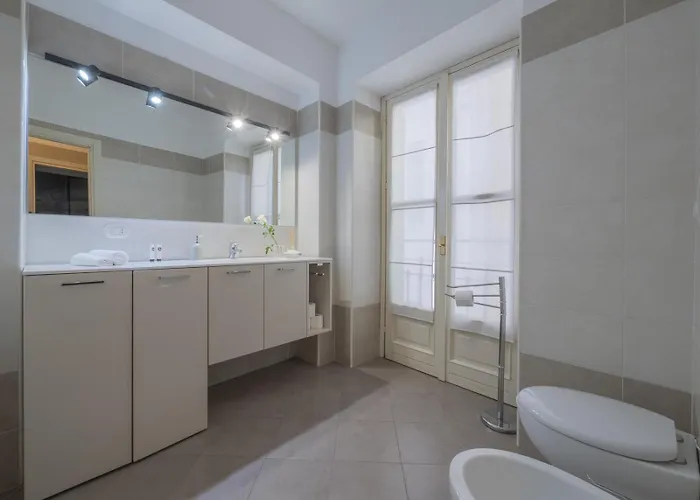 Bright & Chic 1bdr With Shared Rooftop Terrace In San Babila شقة *