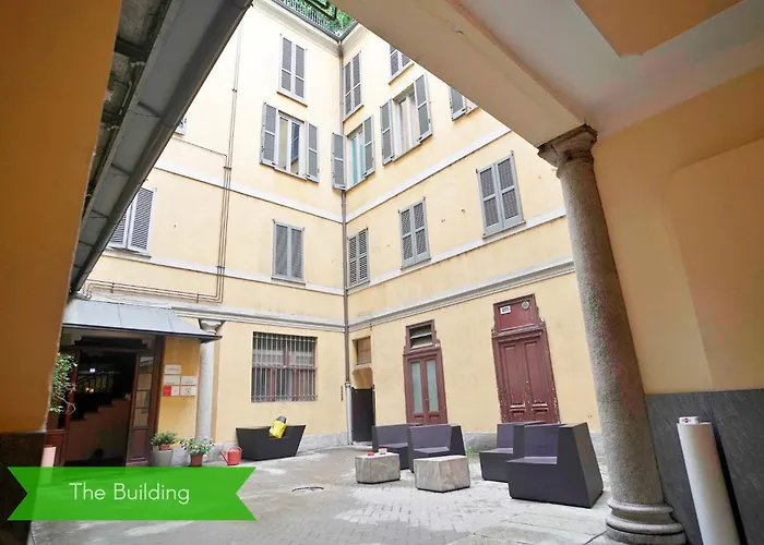 Bright & Chic 1bdr With Shared Rooftop Terrace In San Babila * ميلان