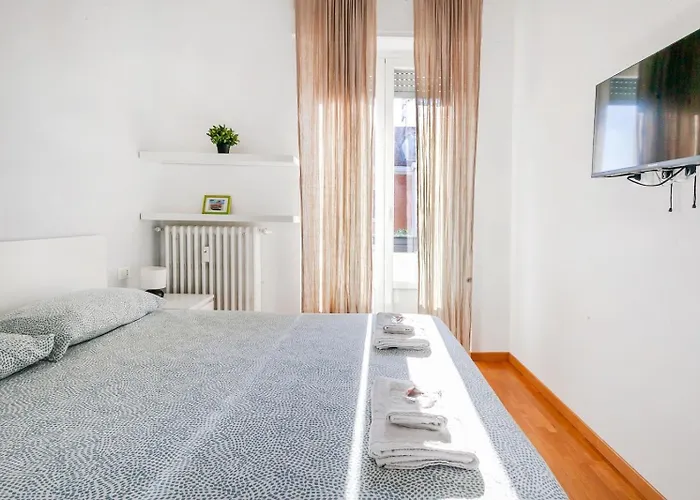 Da Vinci - With Balcony In Design District - Tortona Area
