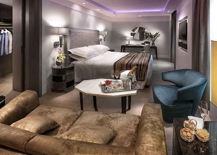 Cavour 4*
