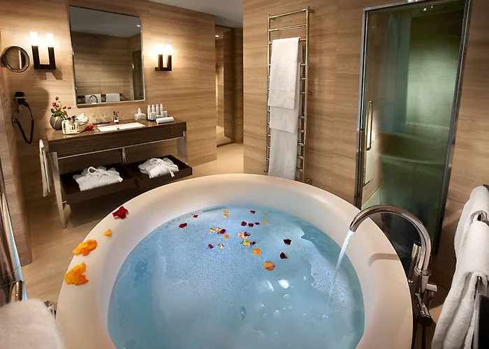 Hotel Cavour 4*