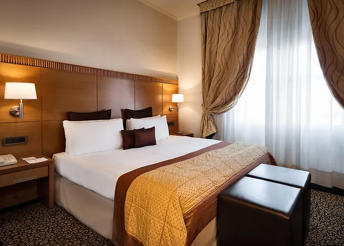 Dei Cavalieri Duomo Hotel 4*