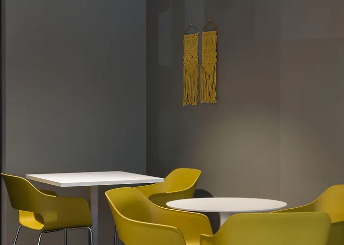 بي آند بي ميلانو سنترال ستيشين ميلان