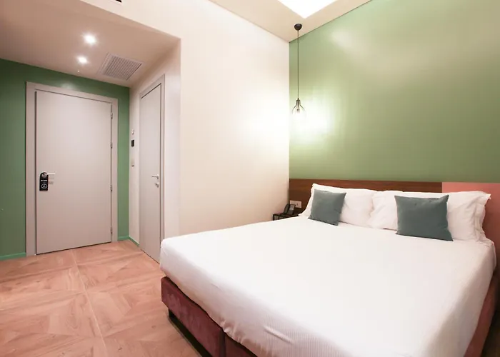 The Floor 3*