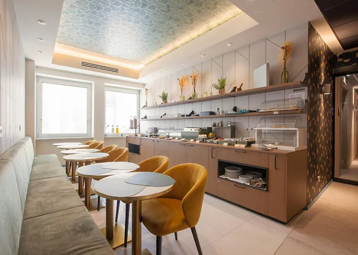 Hotel The Floor 3*