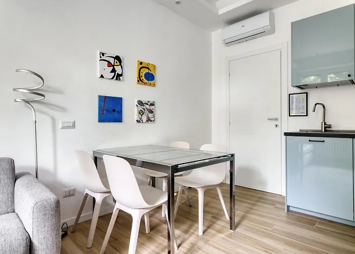 Joivy Stylish 2-bedroom Flat Near Citylife District Milán