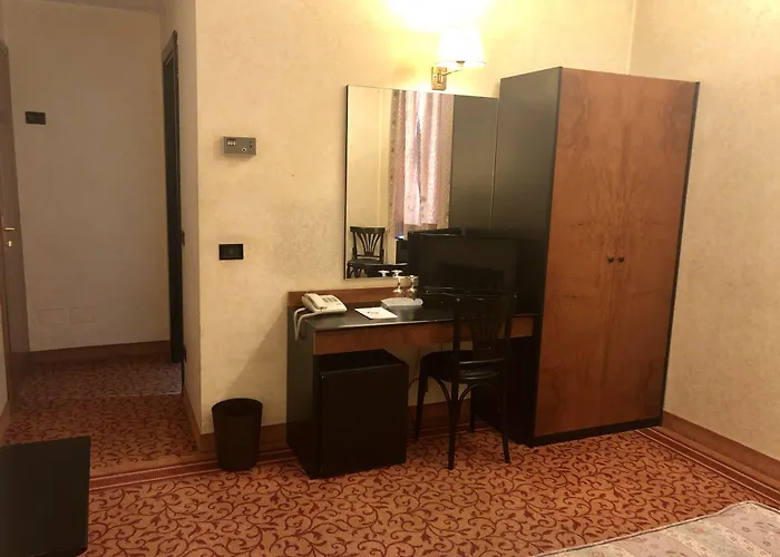 Otel Casual Eclettico