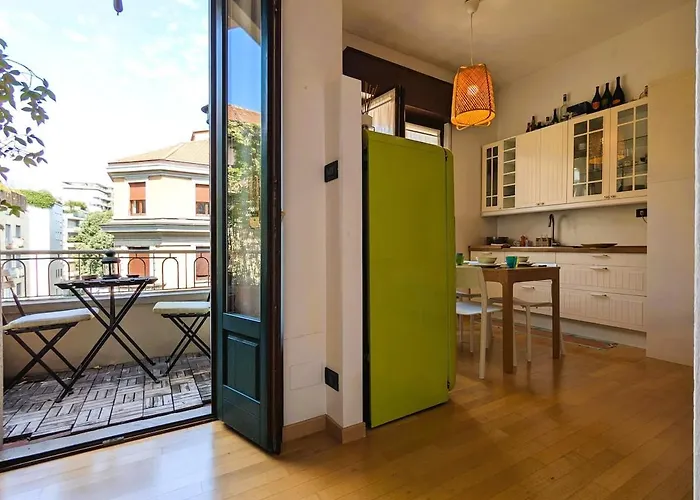 Charming With Balcony - Porta Romana Mediolan