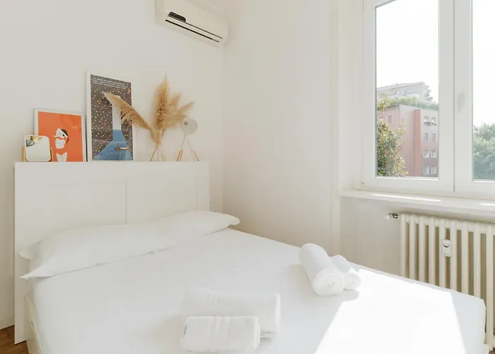 아파트 Guesthost - M2 Sant'agostino Bright 밀라노
