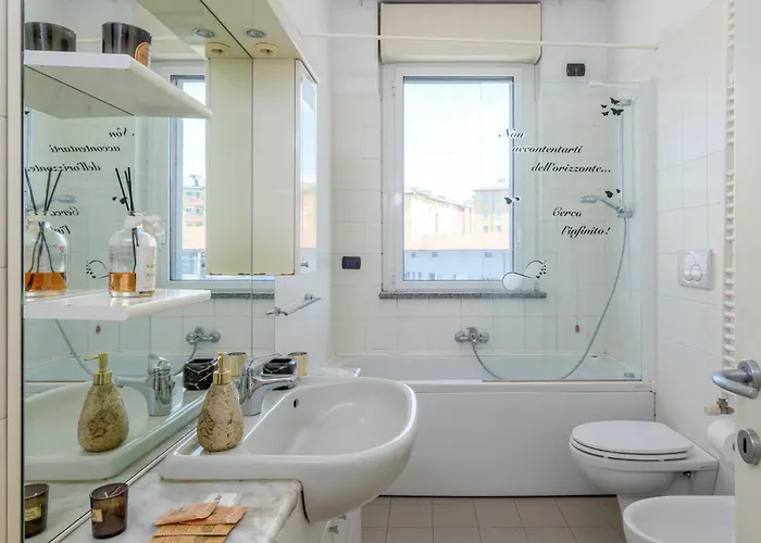 Private Terrace & 2 Bedrooms Near Bosco Verticale Apartament