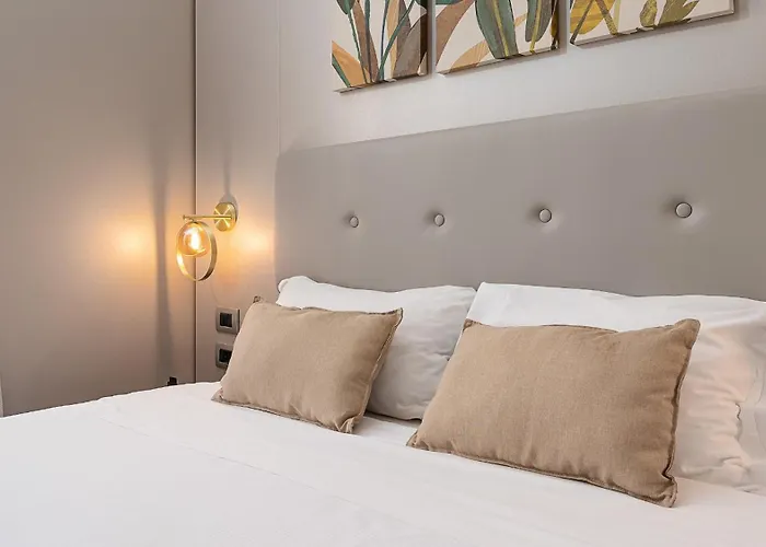 Strategic -fully Equipped, 5 Minutes From Station, M2, M3, Airport Shuttle شقة
