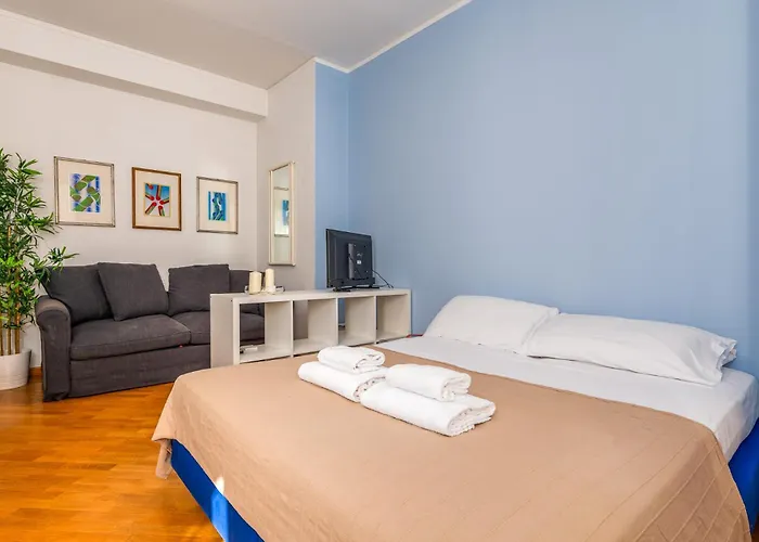 Charming With Balcony & Wi-fi * Milán