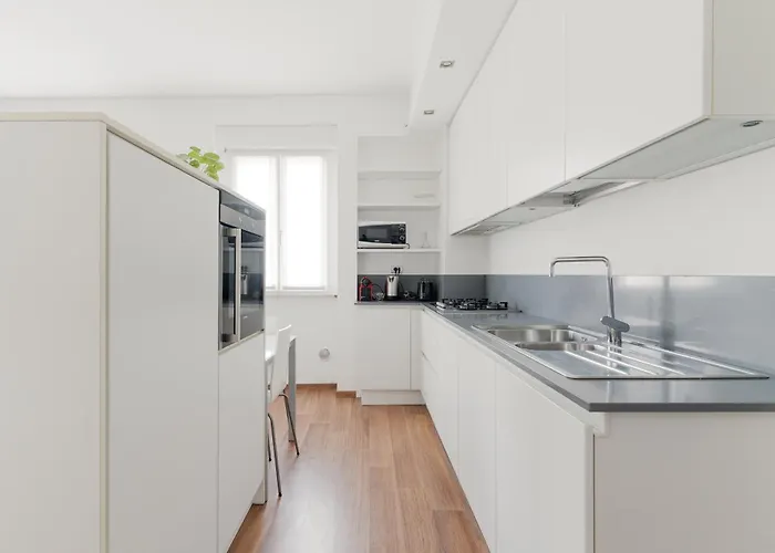 Guesthost - Gorla Modern Apartament