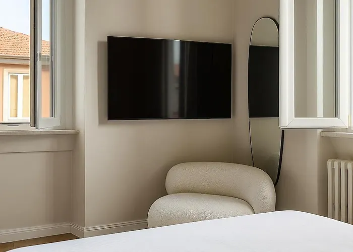 Navigli Bocconi - 2 Bedrooms * Милан