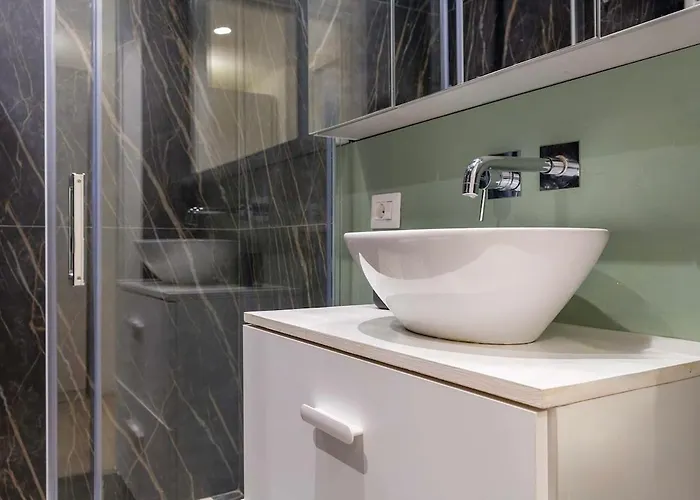 Luxurious Designer - Station Milan