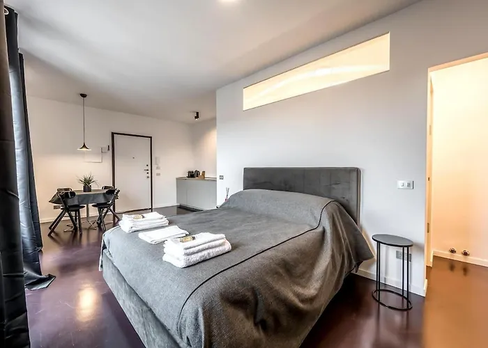 Station Apartment