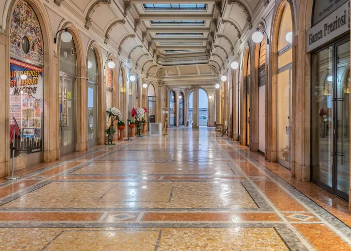 Lägenhet 150 Passi A Piedi Dal Duomo Milano