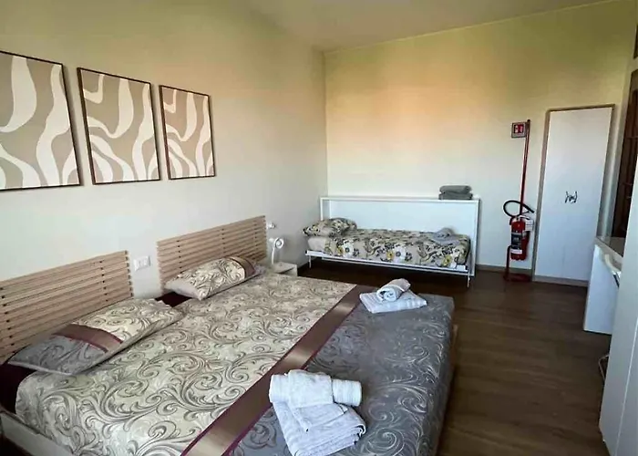 Simona -bocconi,naviglio,duomo,milano-cortina,ieo,iulm,assago Forum * Milán