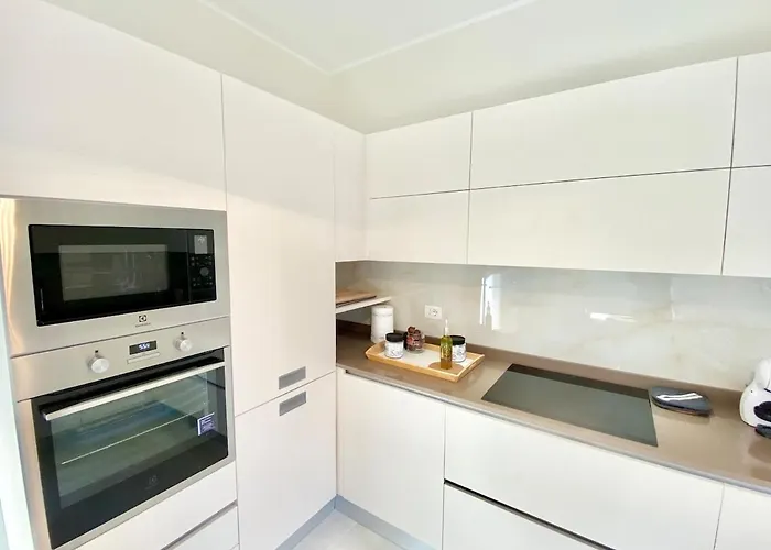 Penthouse With Panoramic Terrace-8 Minutes From The Duomo *