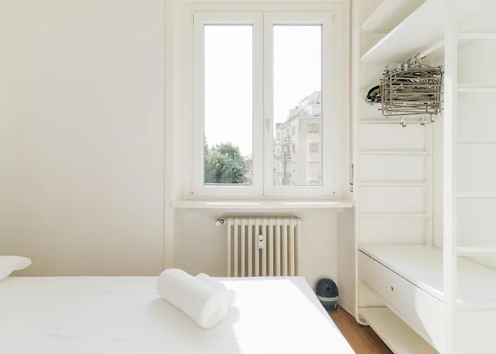 Guesthost - M2 Sant'agostino Bright 밀라노