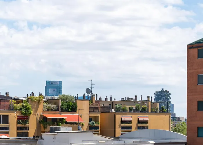 Apartament Private Terrace & 2 Bedrooms Near Bosco Verticale *