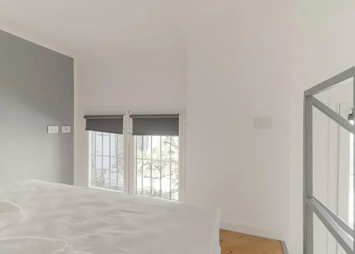 Guesthost - Brera Modern Milán
