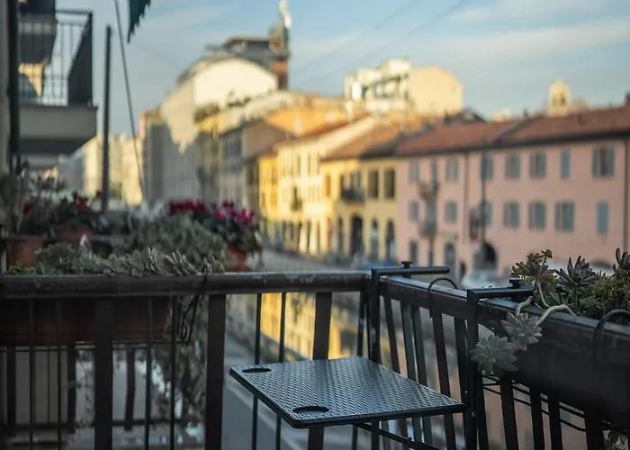 Апартаменты Spacious Design Flat At Navigli At 15 Min From Duomo Милан